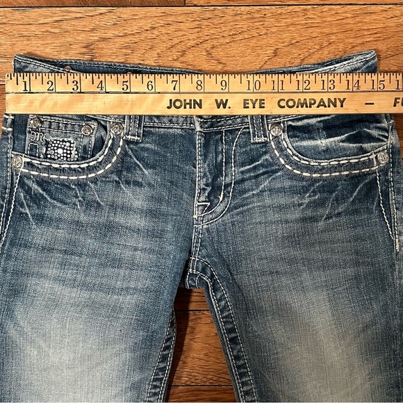 Miss Me Embellished Distressed Bermuda Shorts Size 27 Style #JE8002M - Picture 11 of 11